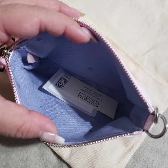 🌸SOLD🌸 Louis Vuitton mini pochette escale - Picture 4 of 10